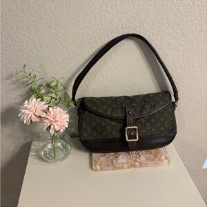 Louis Vuitton
Marjorie Handbag Mini Lin